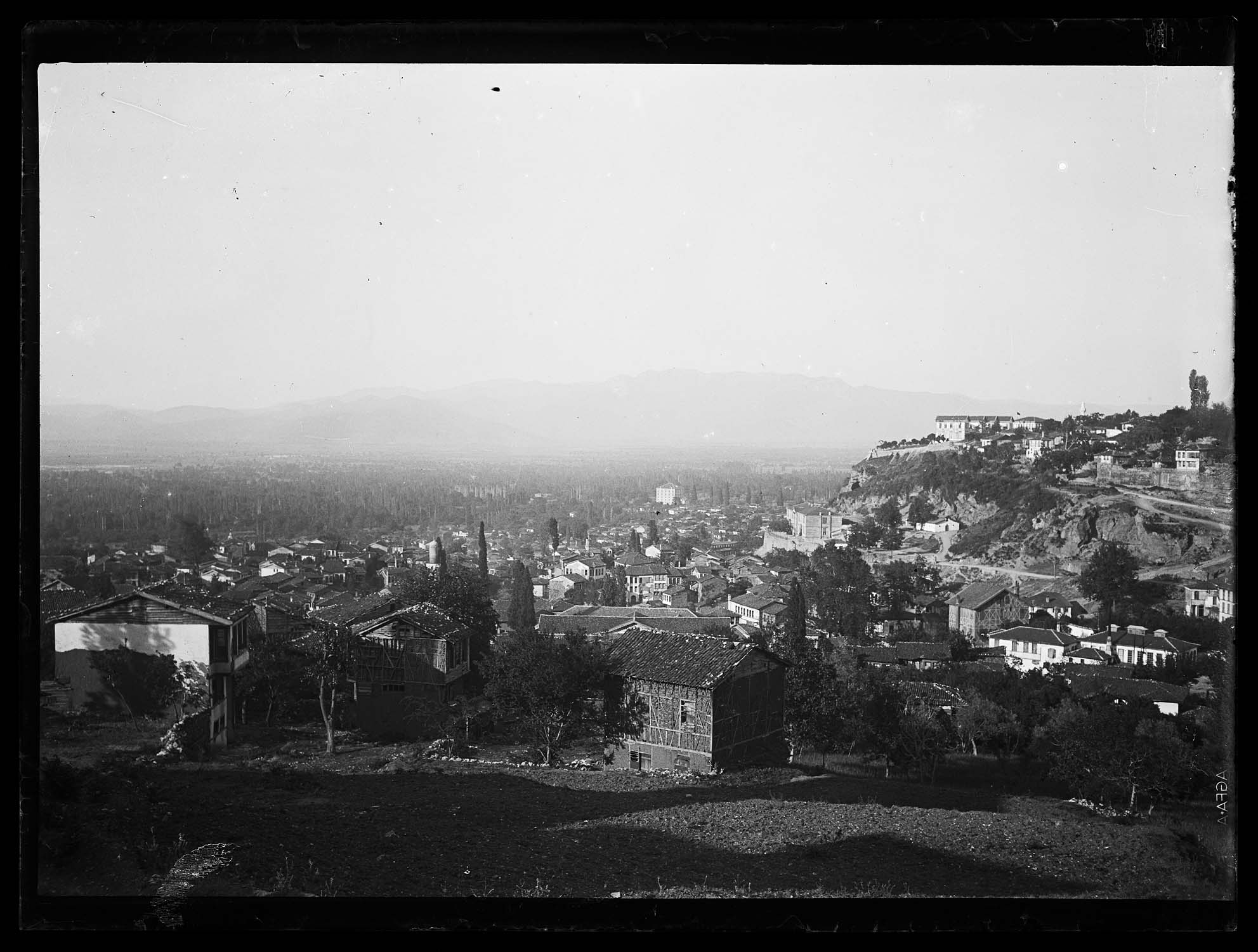 Vue générale de la ville, avec le château sur la droite